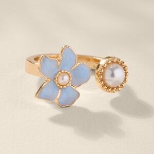 Francesca's Collection Kristine Pearl Floral Adjustable Ring